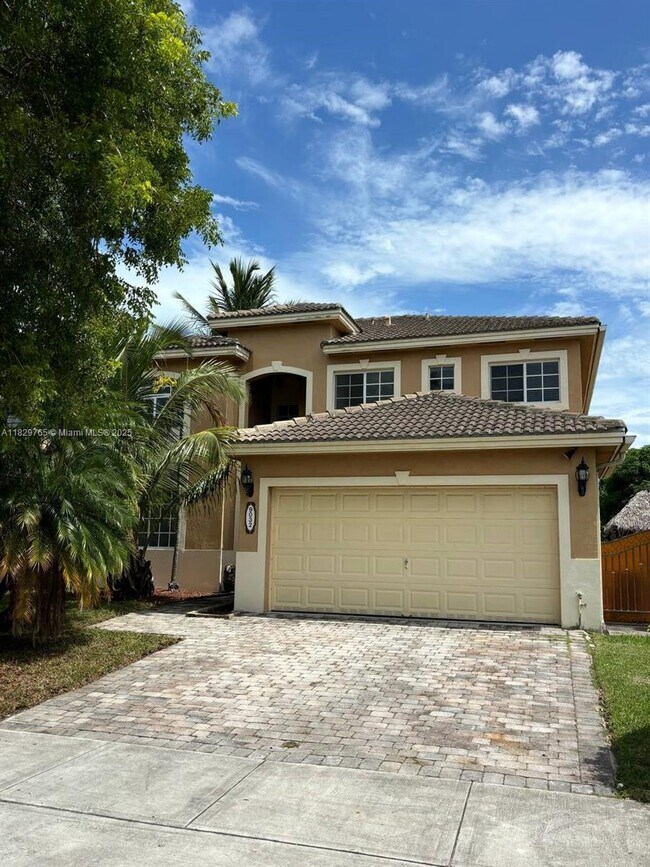 Foto del edificio - 9032 SW 208th Terrace