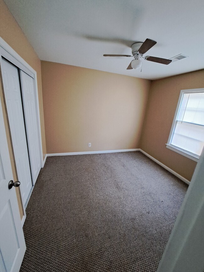 Building Photo - 5740 Pilgrim Ave