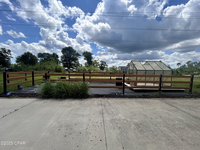 Building Photo - 7407 Sweetbriar Rd