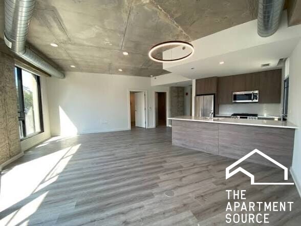 Primary Photo - 1118 W Patterson Ave