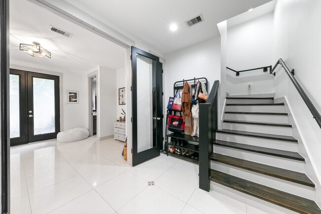 Foto del edificio - 1807 Dart St