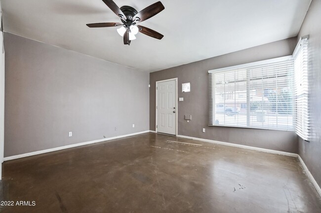 LIVING ROOM - 340 E Virginia Cir