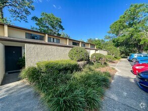 Building Photo - 2508 SW 35th Pl