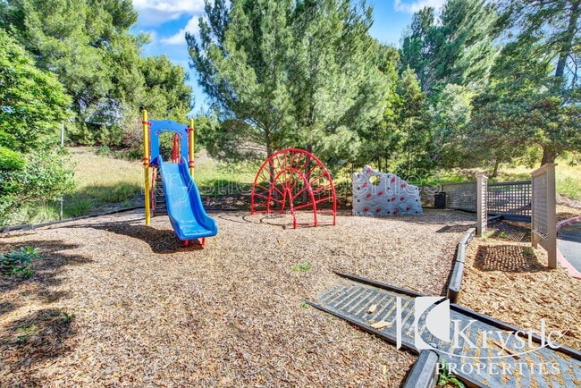 Foto del edificio - 900 Cambridge Dr