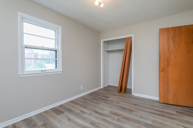 Foto del edificio - 3611 Rock Quarry Rd