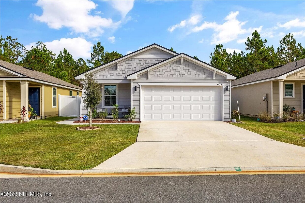 6027 Bucking Bronco Dr, Jacksonville, FL 32234 House Rental in