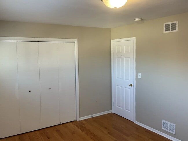 Building Photo - 460 N La Londe Ave