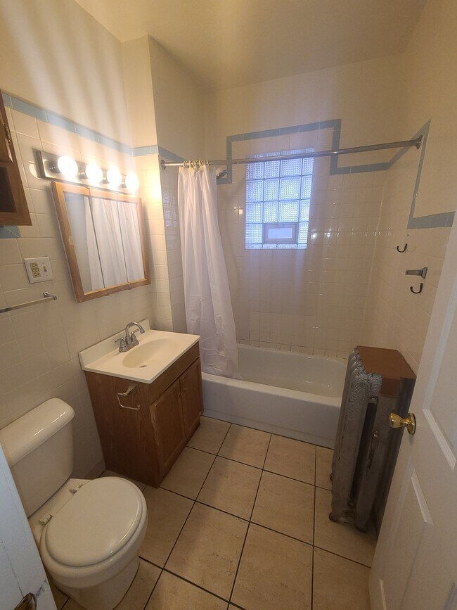 Foto del edificio - 4904 N Magnolia Ave