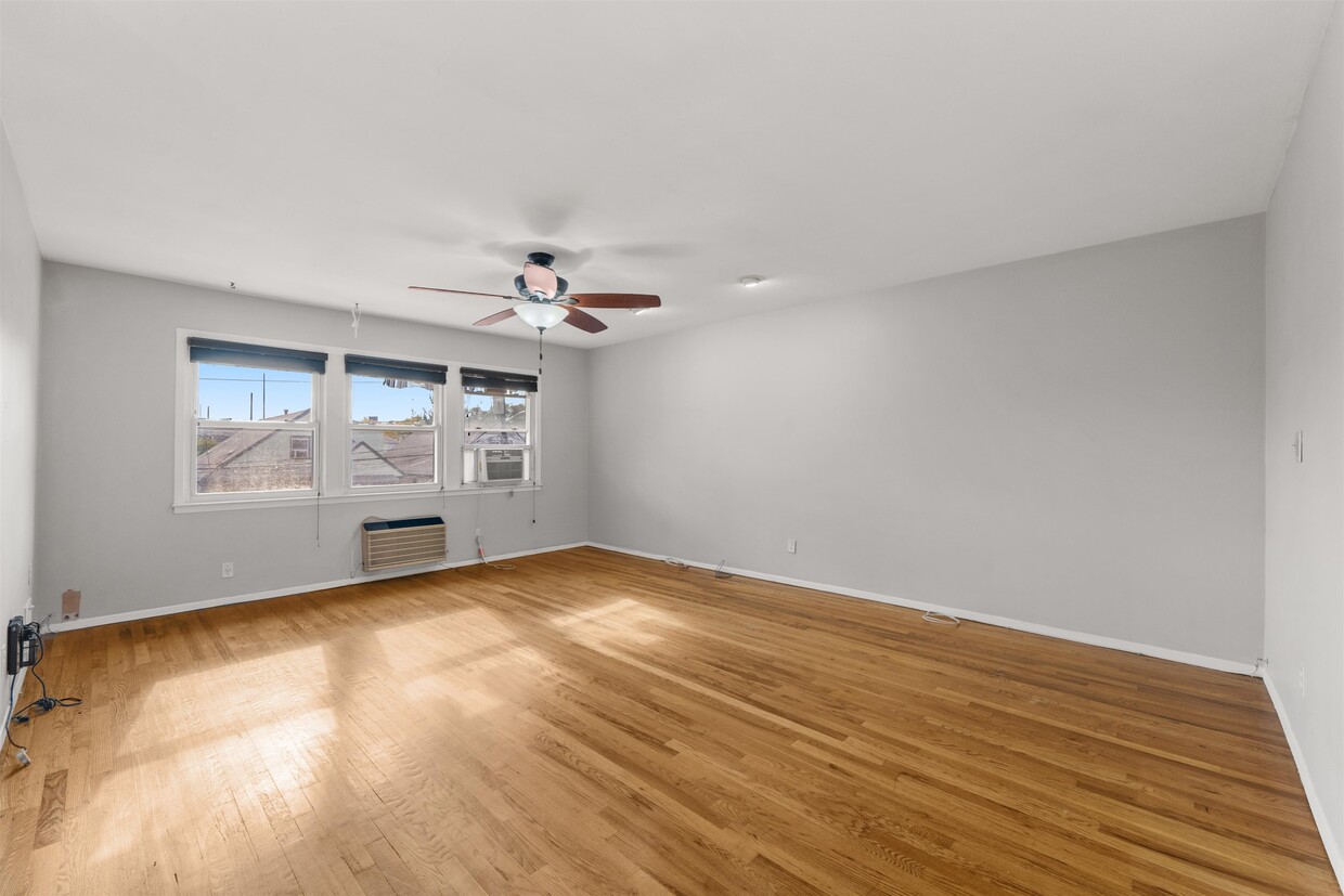 Foto principal - 26 Briarwood Rd