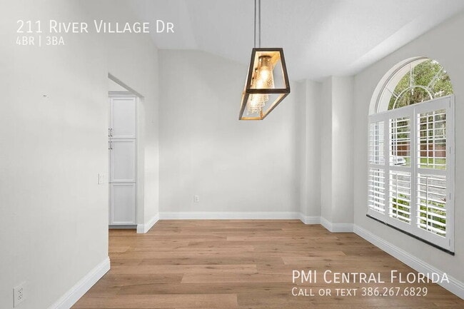 Photo - 211 River Village Dr House