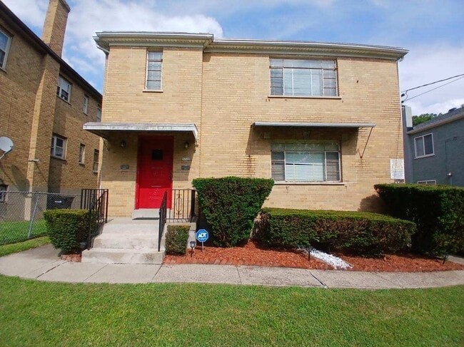Building Photo - 5720 Hamilton Ave