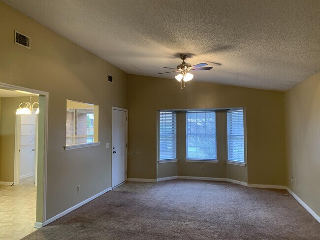 Building Photo - 813 Waterfield Dr
