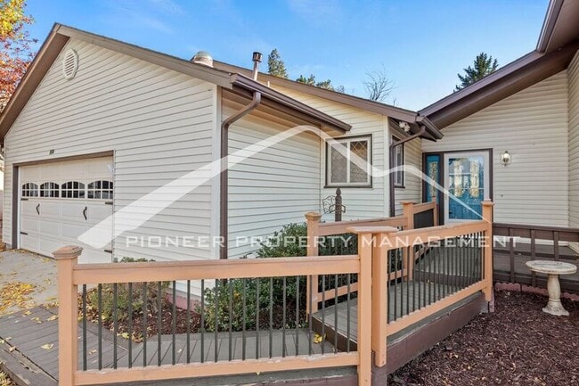 Building Photo - 873 Pulpit Rock Cir N