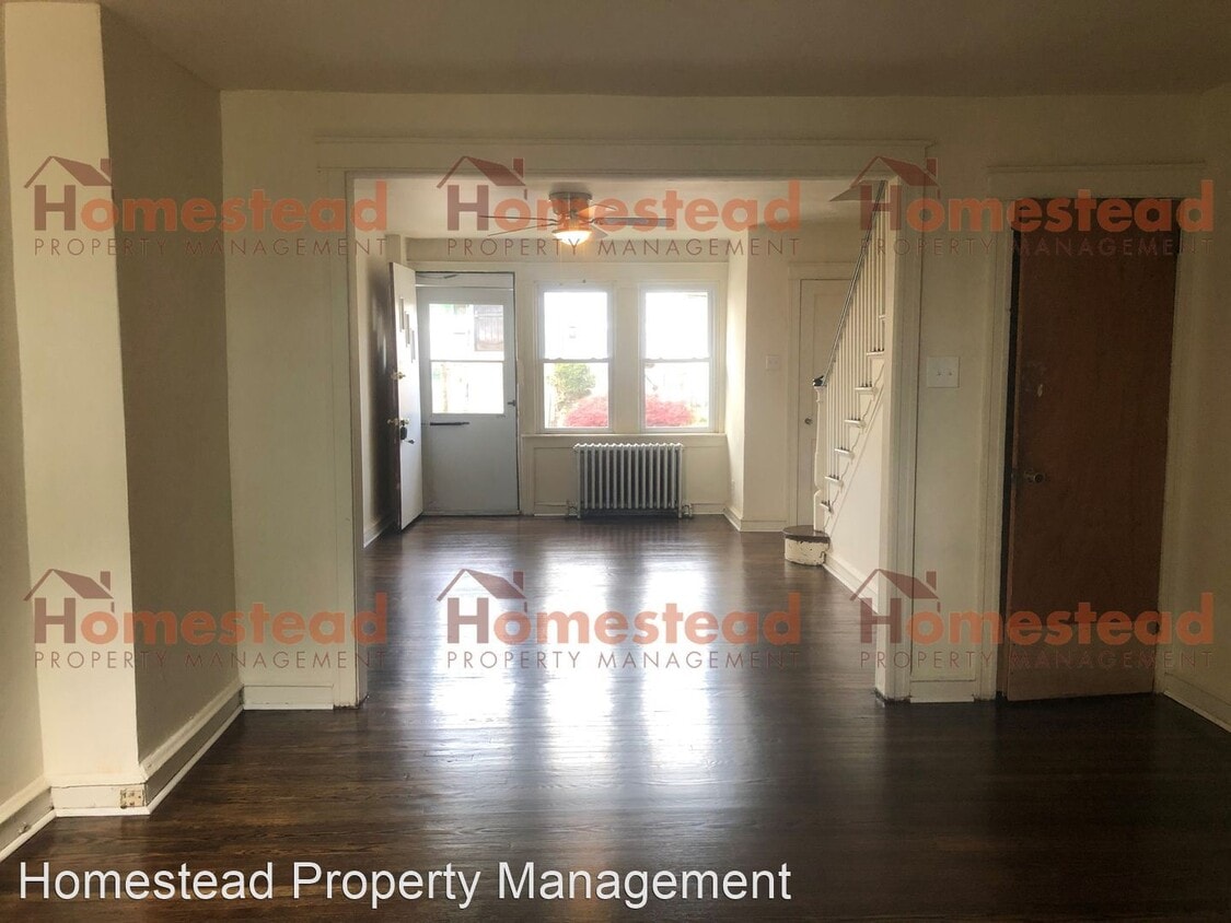 2 br, 1 bath House - 441 Timberlake Rd