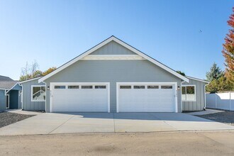 Building Photo - 4205 N Stout Ct