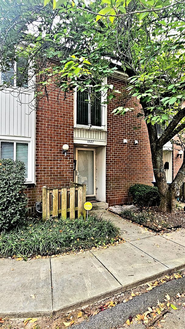 Beautiful 3 Br 2.5 Ba Townhome in Greenber... - Beautiful 3 Br 2.5 Ba Townhome in Greenber...