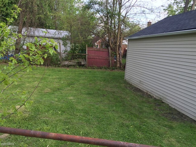 Building Photo - 1225 Colonial Dr