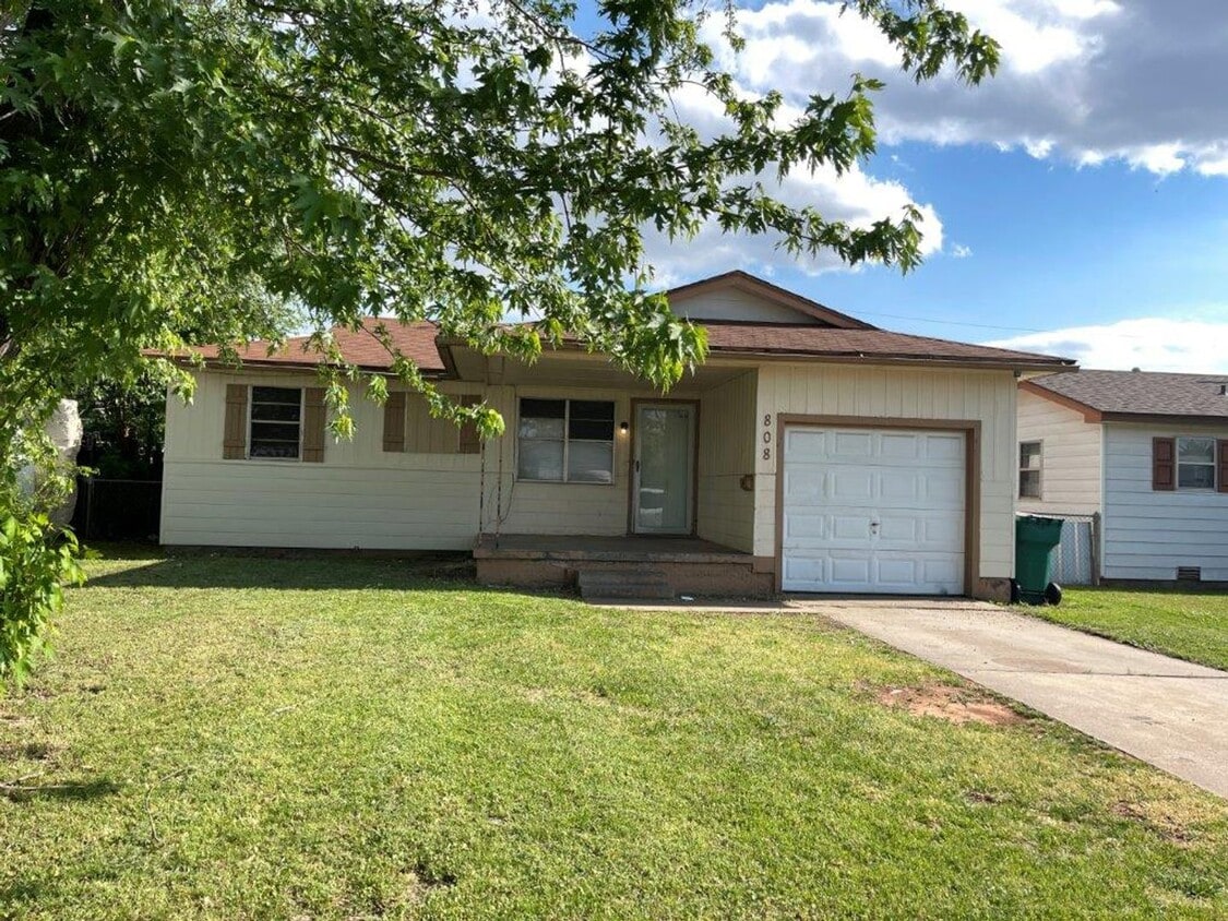 Primary Photo - 3 bed 1 bath 1 car in SE Okc!
