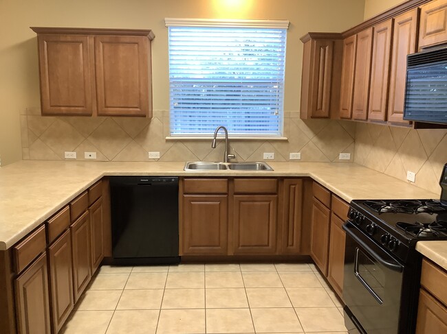 Foto del edificio - 3800 Veiled Falls Dr