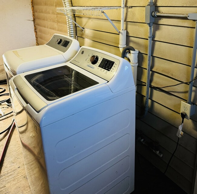 Building Photo - 519 Atlanta Ave