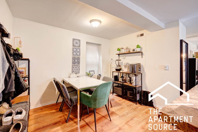 Foto del edificio - 1627 N Winchester Ave