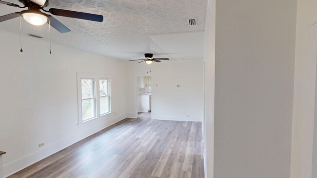 Building Photo - 47062 Buxton Back Rd