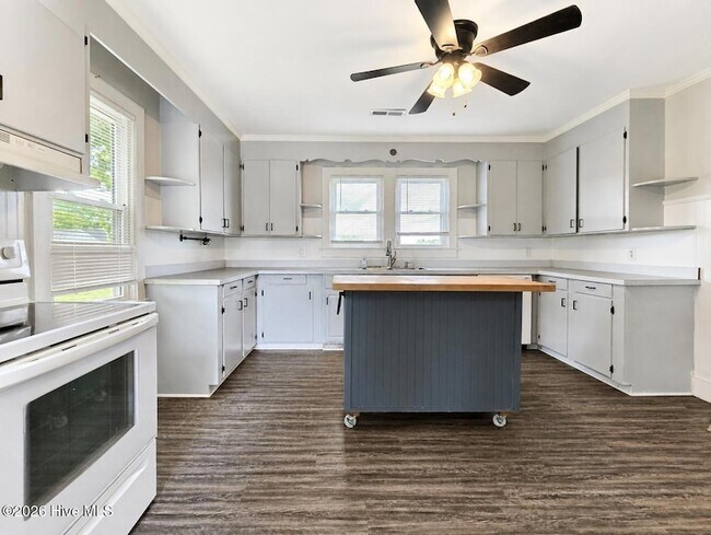 Foto del edificio - 546 Meadstown Rd