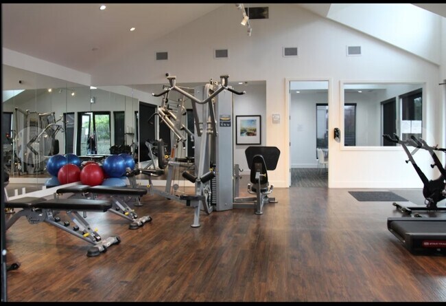 Building Photo - 15938 27 Av
