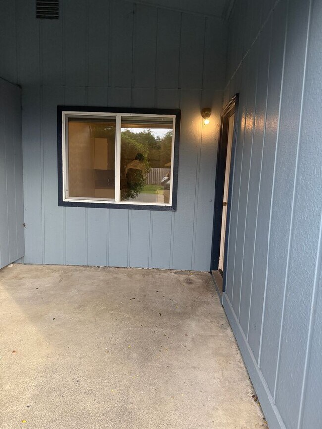 Foto del edificio - 715 Bluff Ave SW