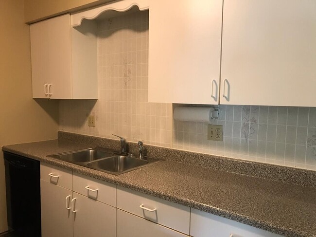 Building Photo - 413 Kiowa Cir