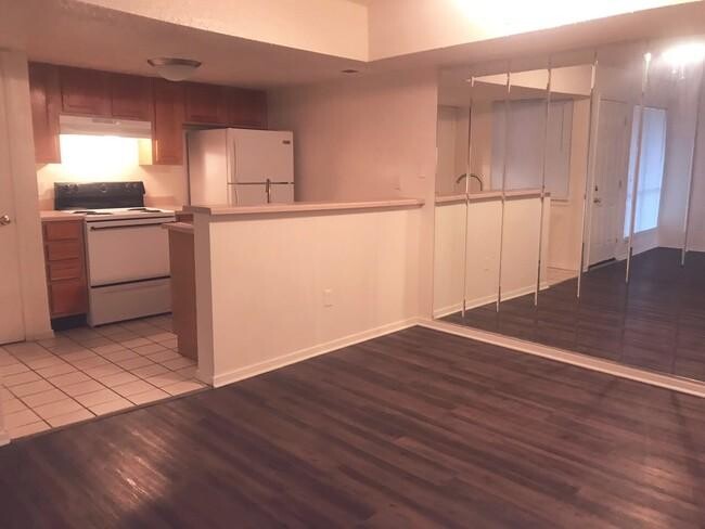 Foto del edificio - 1 bedroom in Dallas TX 75208