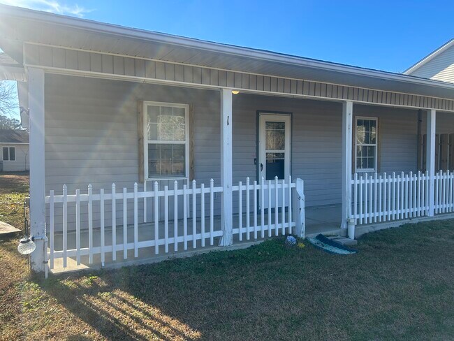 Foto del edificio - 121 Old Freeman Rd