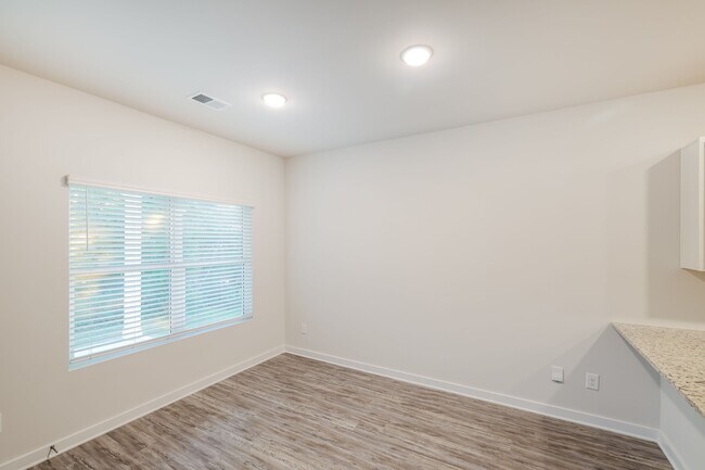 Foto del edificio - 5537 Cathwick Dr