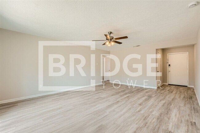 Building Photo - 413 Lindo Dr