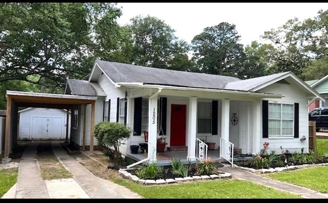 Foto principal - 1205 W Combs St