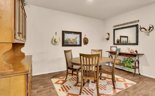 Building Photo - 708 Monarch Dr