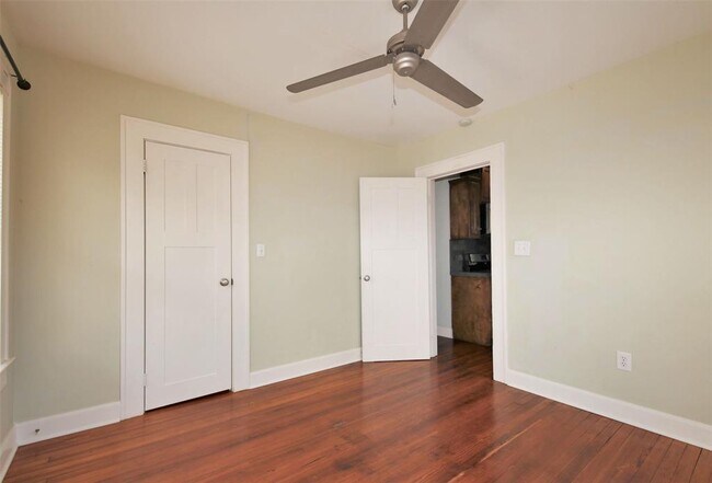 Building Photo - 18 Linwood St