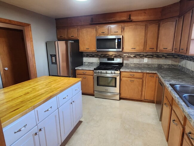 Building Photo - 9839 Lees Mill Rd