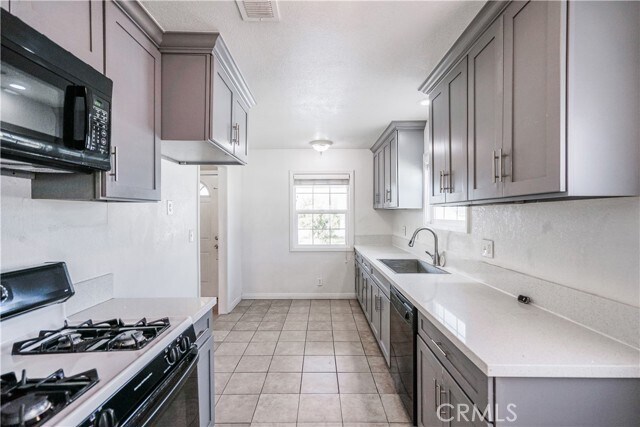 Foto del edificio - 16714 Dubesor St