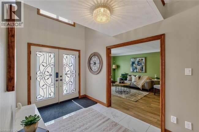 Building Photo - 41 Candor Crescent