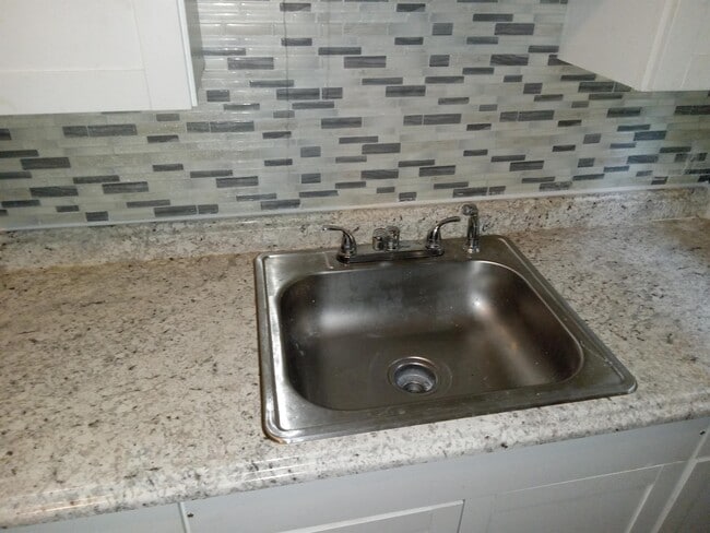 Building Photo - 444 W 25th St