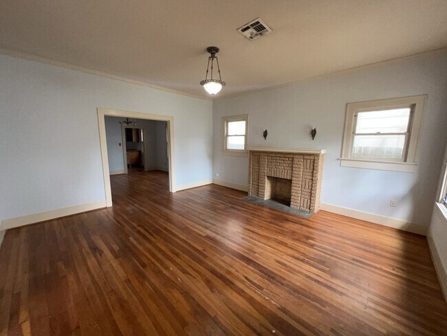 Foto del edificio - 4716 Crawford St