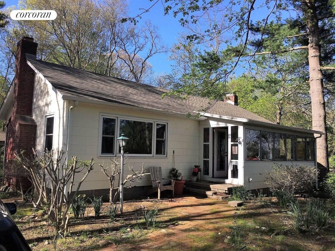 Primary Photo - 12 W Thomas St