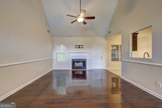 Building Photo - 1553 Ravens Run