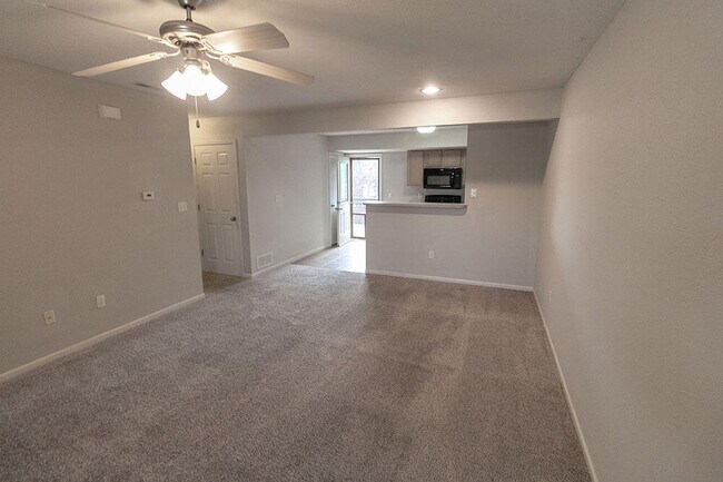 Foto del edificio - 4005 Snowy Owl Dr