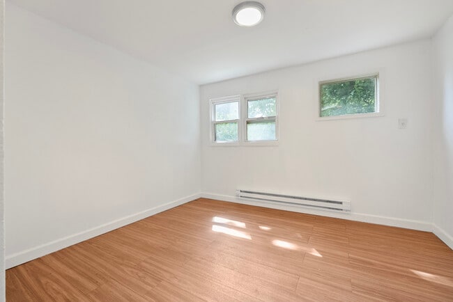 Foto del edificio - 2020 Woodlynne Ave