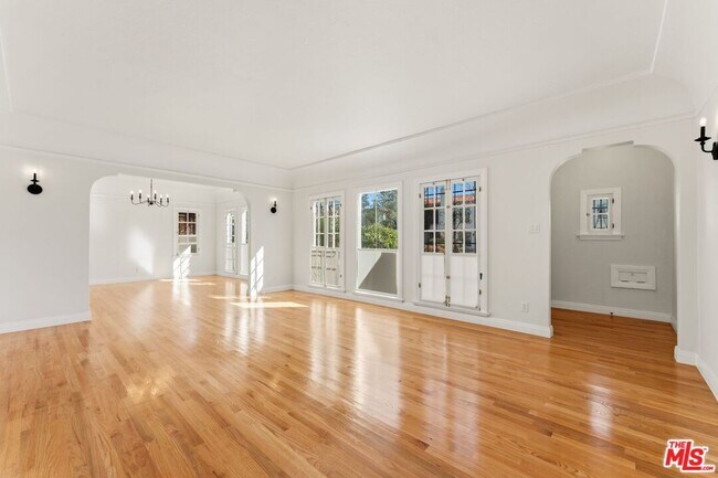 Foto del edificio - 125 N Orange Dr