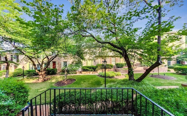 Building Photo - Beautifully Updated 3BR/3.5BA Townhome in Sought-After Westbard Mews!!