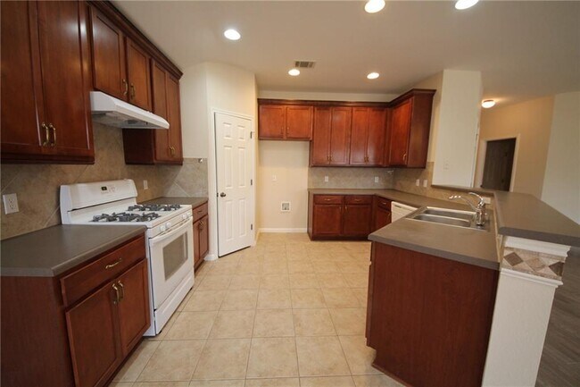 Building Photo - 9612 Castle Pines Dr