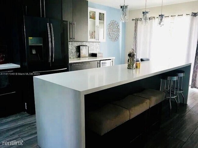 Building Photo - 3 br, 2.5 bath Townhome - 6747 Crooked Pal...